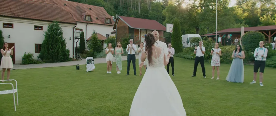 První svatební tanec Aleny a Davida, Kadlcův mlýn